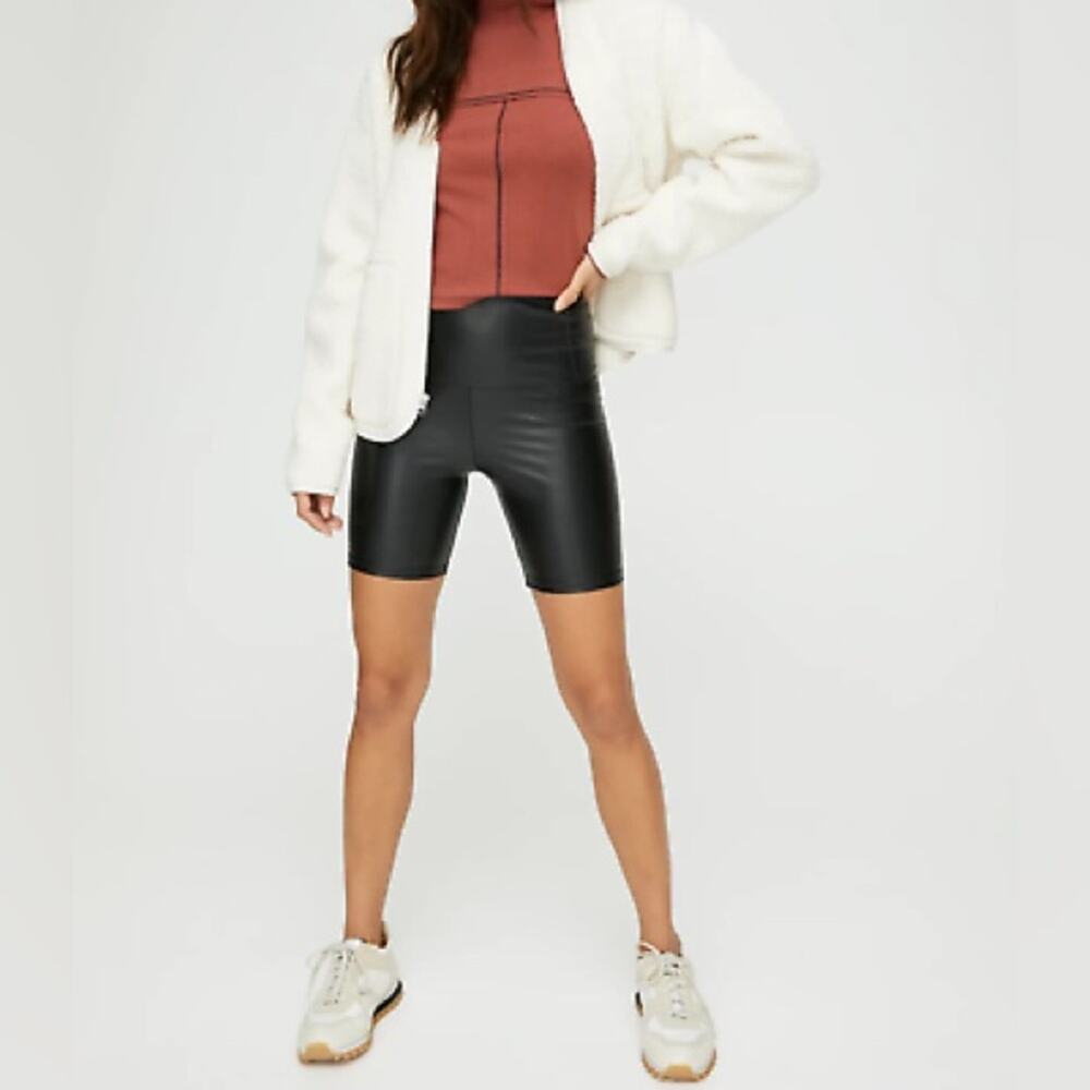 Aritzia Wilfred Free Daria Vegan Leather Bike Short Black Size Medium